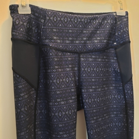 Calia by Carrie Underwood Crop Leggings Size Small